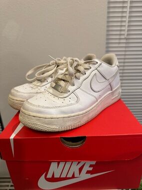 Nike Kids White Low-Top Sneakers with Cream Accents